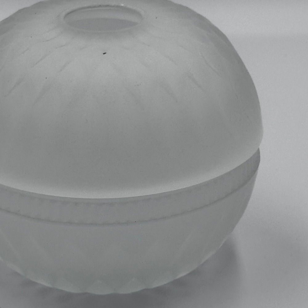 Indiana Glass Mt Vernon Lampe-Chandelle Frosted White Glass Candle Fairy Lamp - Picture 5 of 13